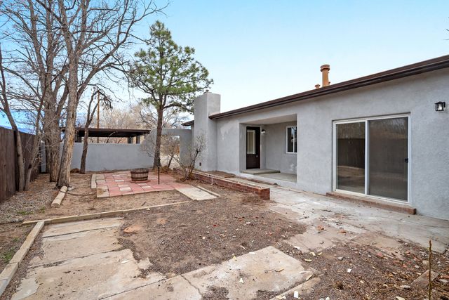 1008 Paz Del Valle Court NW, Albuquerque, NM 87114