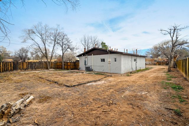 1008 Paz Del Valle Court NW, Albuquerque, NM 87114