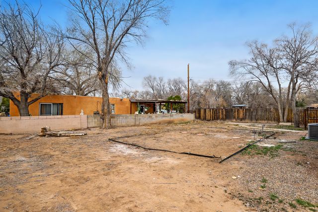 1008 Paz Del Valle Court NW, Albuquerque, NM 87114