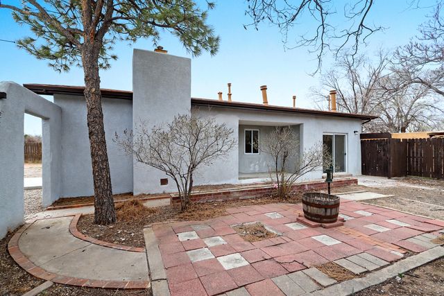 1008 Paz Del Valle Court NW, Albuquerque, NM 87114