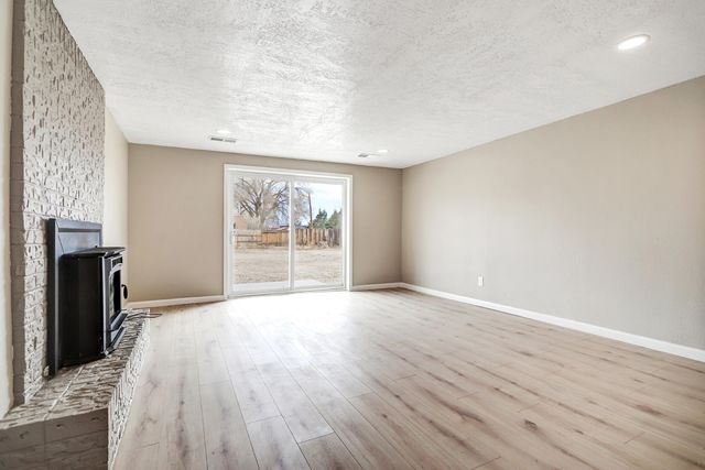 1008 Paz Del Valle Court NW, Albuquerque, NM 87114