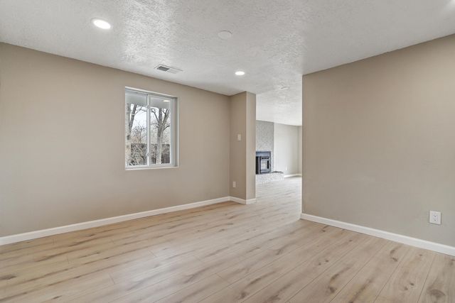 1008 Paz Del Valle Court NW, Albuquerque, NM 87114