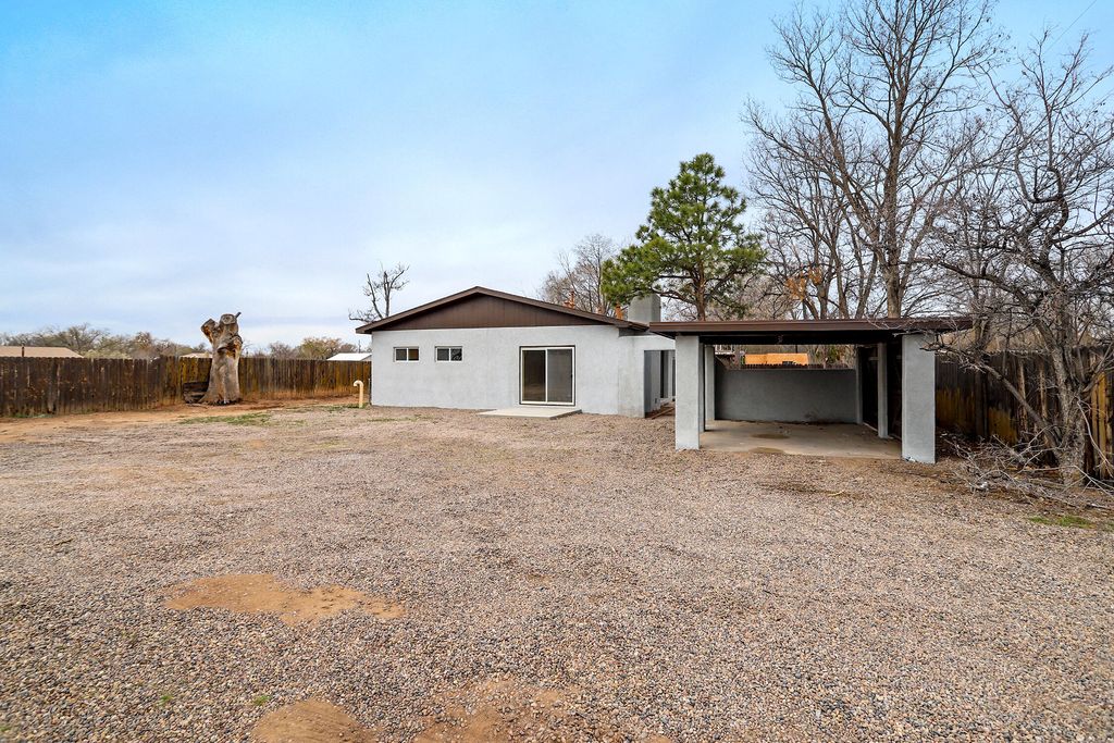 1008 Paz Del Valle Court NW, Albuquerque, NM 87114