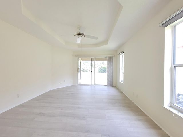 3041 Casa Rio Court, Riviera Beach, FL 33418