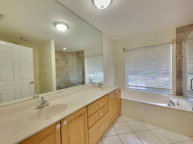 3041 Casa Rio Court, Riviera Beach, FL 33418