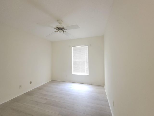 3041 Casa Rio Court, Riviera Beach, FL 33418
