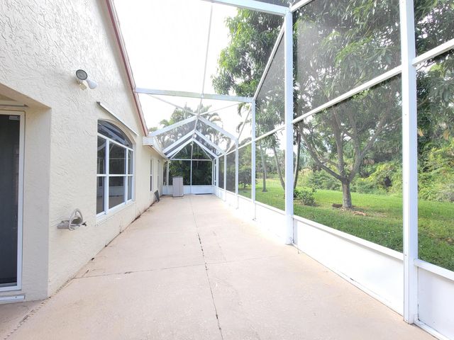 3041 Casa Rio Court, Riviera Beach, FL 33418