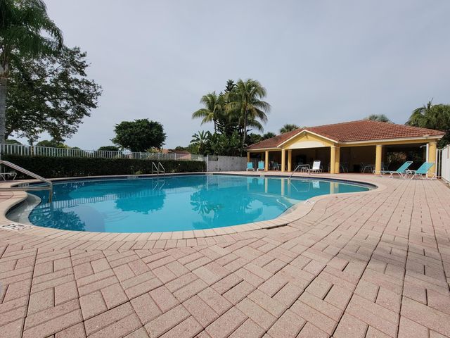 3041 Casa Rio Court, Riviera Beach, FL 33418