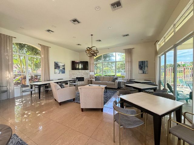 3041 Casa Rio Court, Riviera Beach, FL 33418