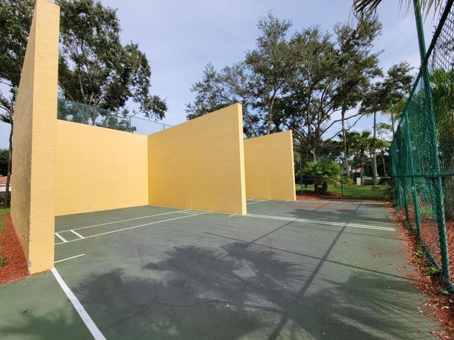 3041 Casa Rio Court, Riviera Beach, FL 33418