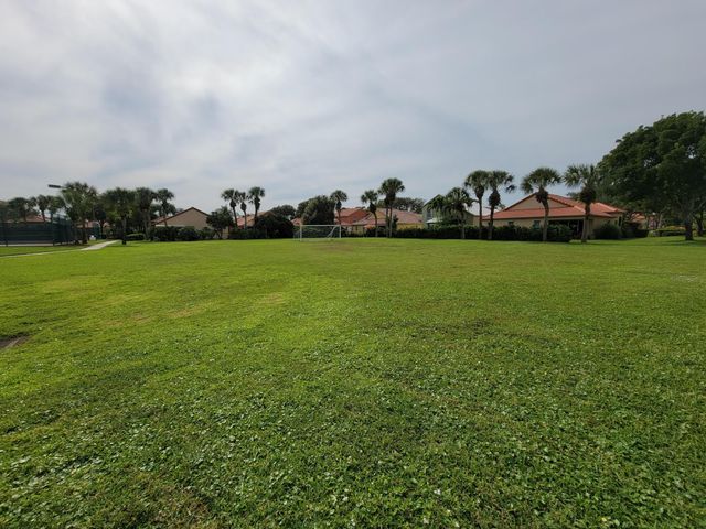 3041 Casa Rio Court, Riviera Beach, FL 33418