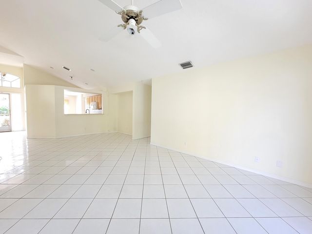 3041 Casa Rio Court, Riviera Beach, FL 33418