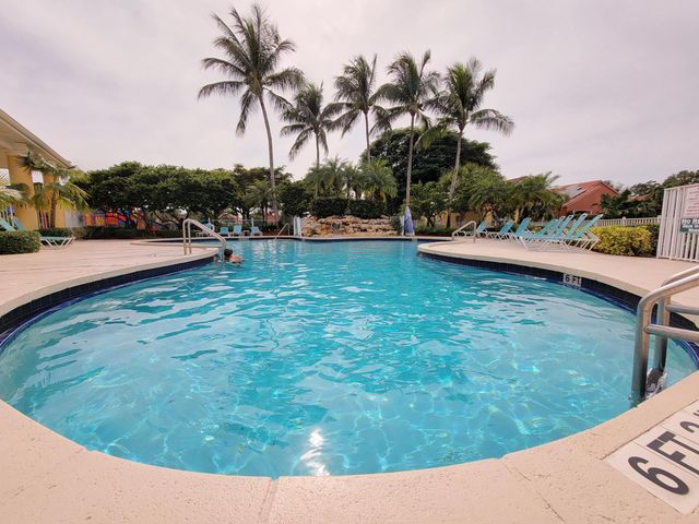 3041 Casa Rio Court, Riviera Beach, FL 33418