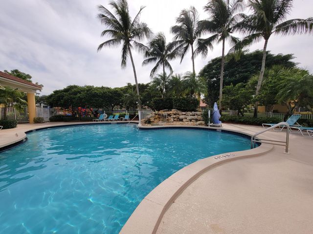 3041 Casa Rio Court, Riviera Beach, FL 33418