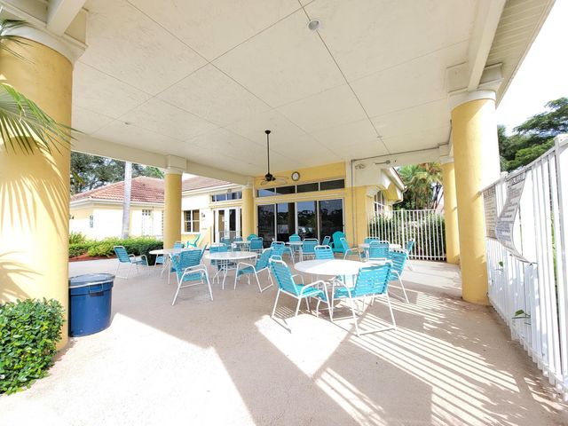 3041 Casa Rio Court, Riviera Beach, FL 33418