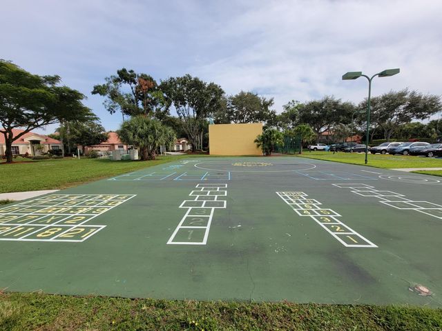 3041 Casa Rio Court, Riviera Beach, FL 33418