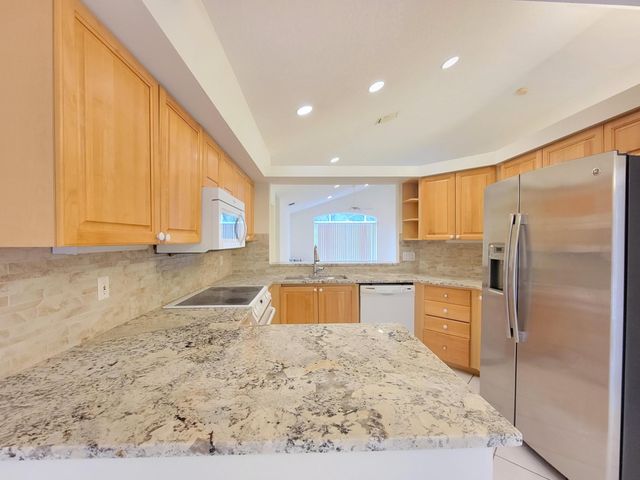 3041 Casa Rio Court, Riviera Beach, FL 33418