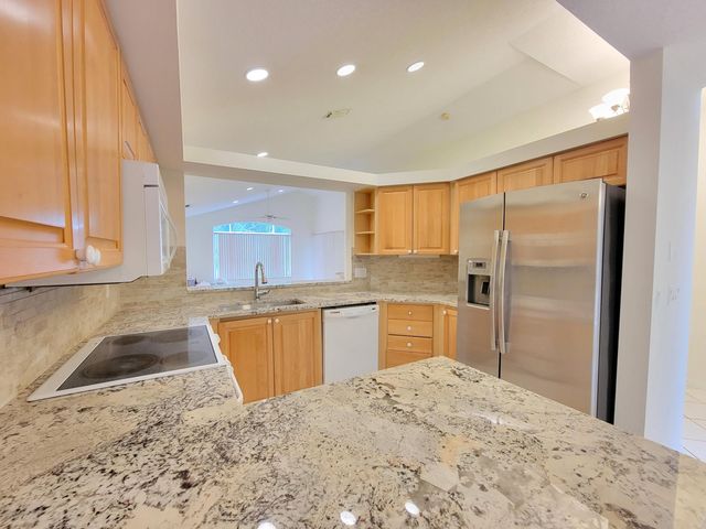 3041 Casa Rio Court, Riviera Beach, FL 33418