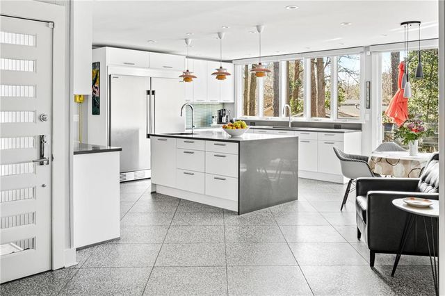 1291 Mary Dale SW Drive, Lilburn, GA 30047