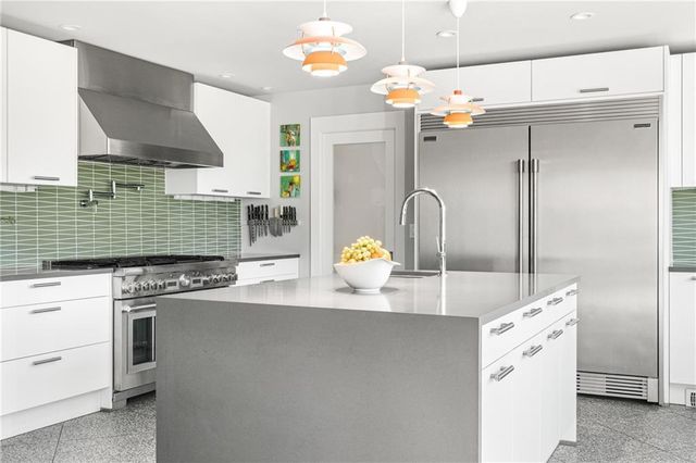 1291 Mary Dale SW Drive, Lilburn, GA 30047