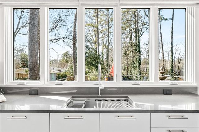 1291 Mary Dale SW Drive, Lilburn, GA 30047