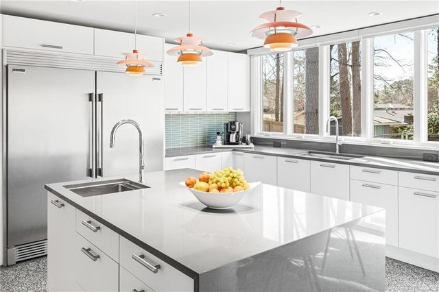 1291 Mary Dale SW Drive, Lilburn, GA 30047