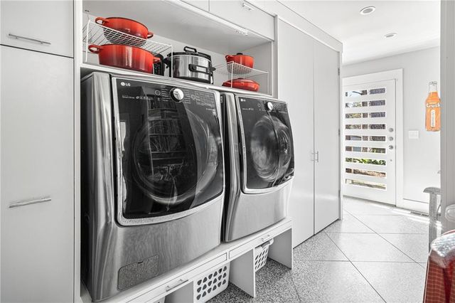 1291 Mary Dale SW Drive, Lilburn, GA 30047