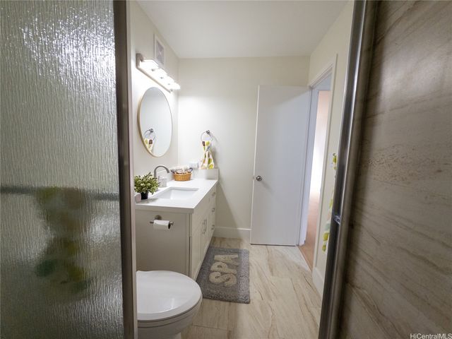 425 Ena Road 607C, Honolulu, HI 96815