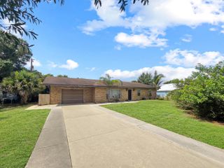 801 W WEATHERBEE Road, Fort Pierce, FL 34982