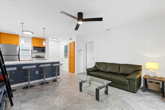 1422 Collier ST 103, Austin, TX 78704