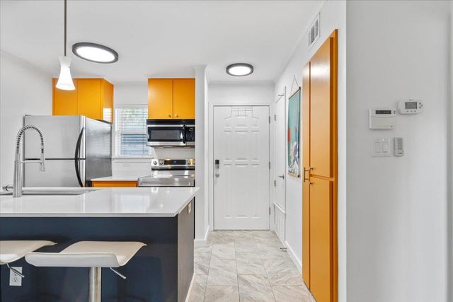1422 Collier ST 103, Austin, TX 78704