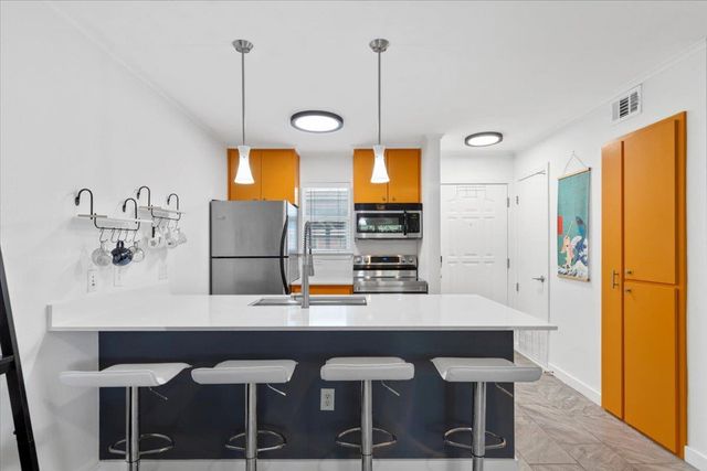 1422 Collier ST 103, Austin, TX 78704
