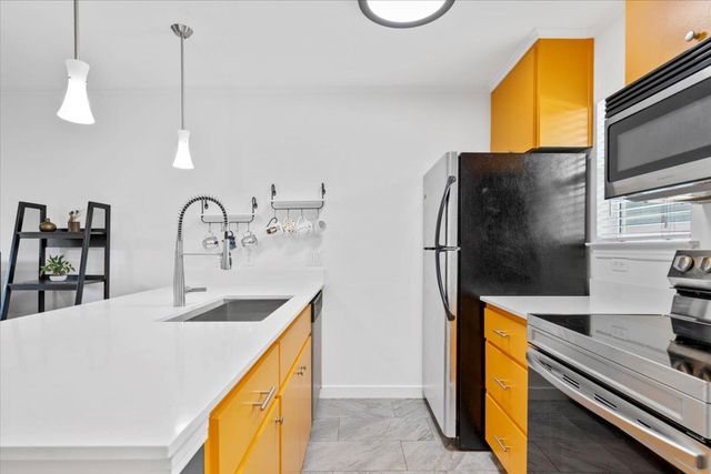 1422 Collier ST 103, Austin, TX 78704