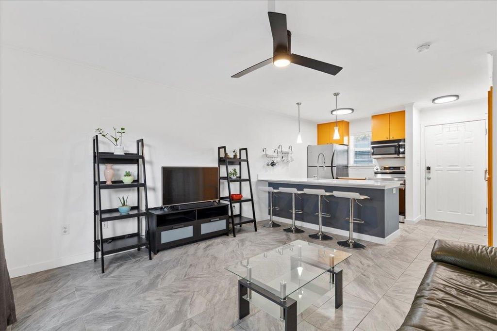 1422 Collier ST 103, Austin, TX 78704