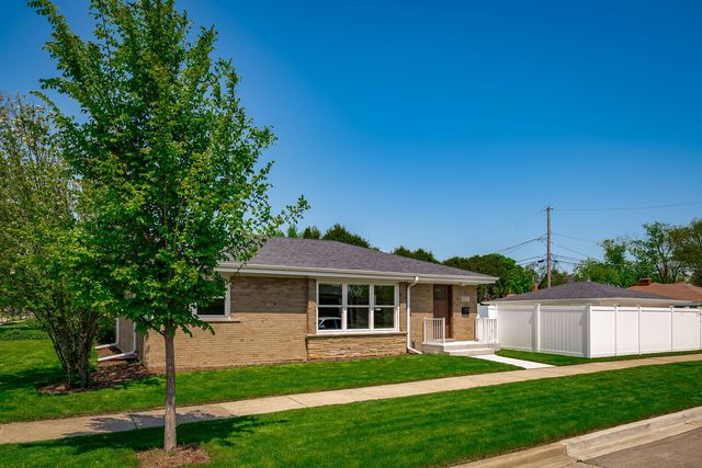 425 W Madison Street, Elmhurst, IL 60126