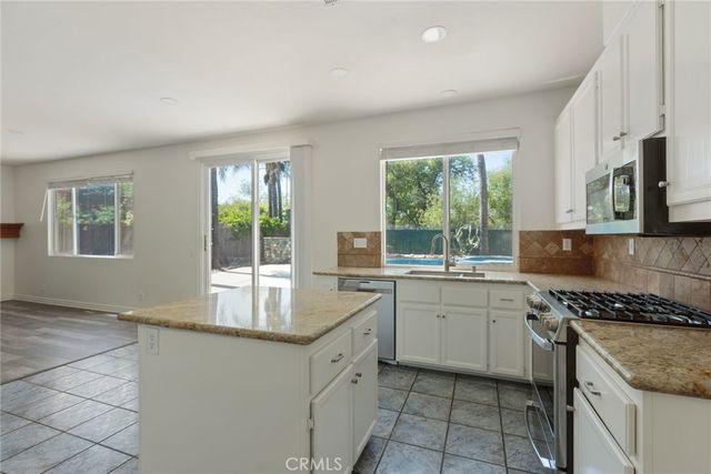 41105 Chaco Canyon, Murrieta, CA 92562