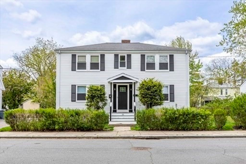 33 Paragon Rd, Boston, MA 02132