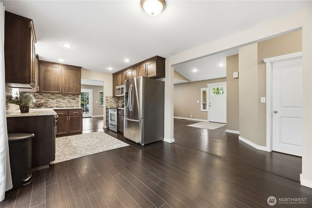 6911 Vandermark Road E, Bonney Lake, WA 98391
