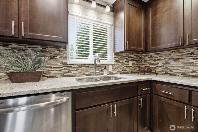 6911 Vandermark Road E, Bonney Lake, WA 98391