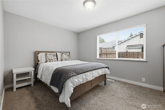 6911 Vandermark Road E, Bonney Lake, WA 98391