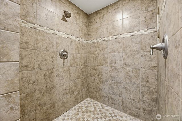 6911 Vandermark Road E, Bonney Lake, WA 98391
