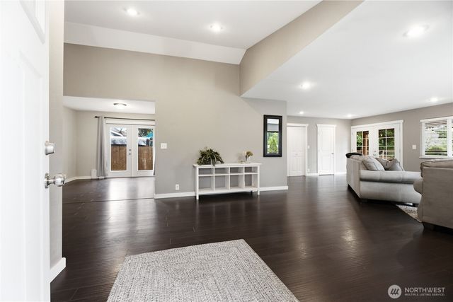 6911 Vandermark Road E, Bonney Lake, WA 98391