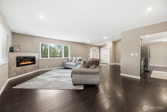 6911 Vandermark Road E, Bonney Lake, WA 98391