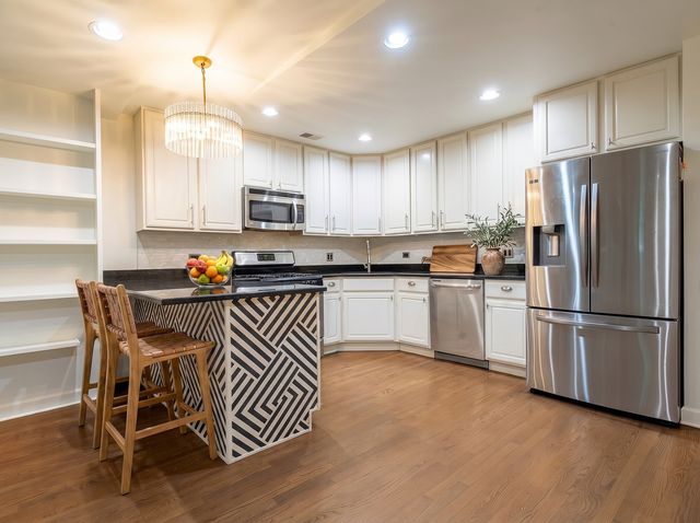2625 N Ashland Avenue 1A, Chicago, IL 60614