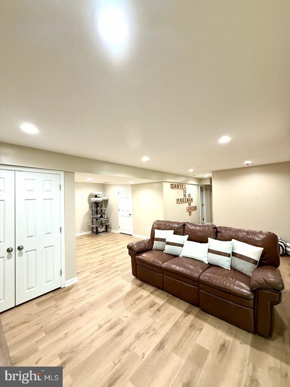Image 22 of property listing at 4652 DEEP SPRING PL, Waldorf, MD 20601
