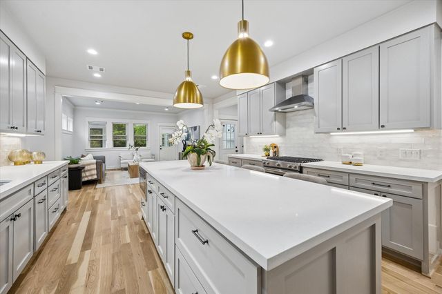 910 Northwood Street, Houston, TX 77009