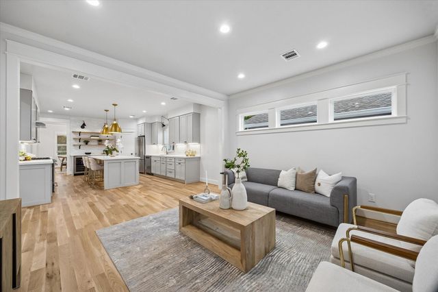 910 Northwood Street, Houston, TX 77009