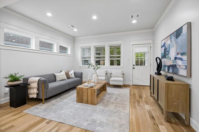 910 Northwood Street, Houston, TX 77009