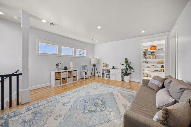 910 Northwood Street, Houston, TX 77009
