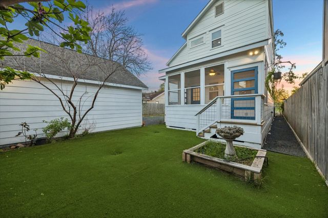 910 Northwood Street, Houston, TX 77009
